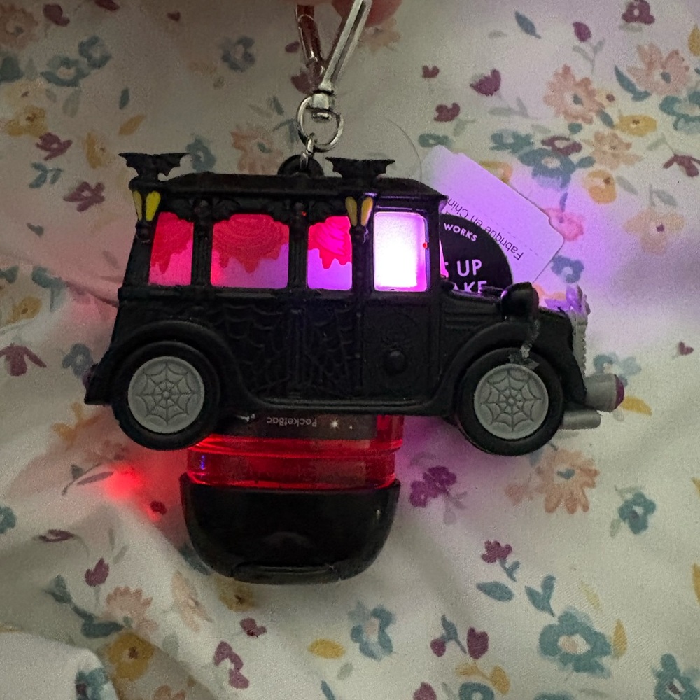 Bath & body Works 2024 light up spooky hearse w/ skeleton lcomes w sanitizer